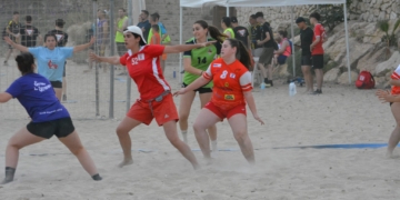 Dissabte se celebra el Torneig d’Handbol Platja a l’Ampolla