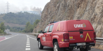 La Unitat Militar d’Emergències treballa en les tasques d’extinció de l’incendi de Paüls amb més de 100 efectius