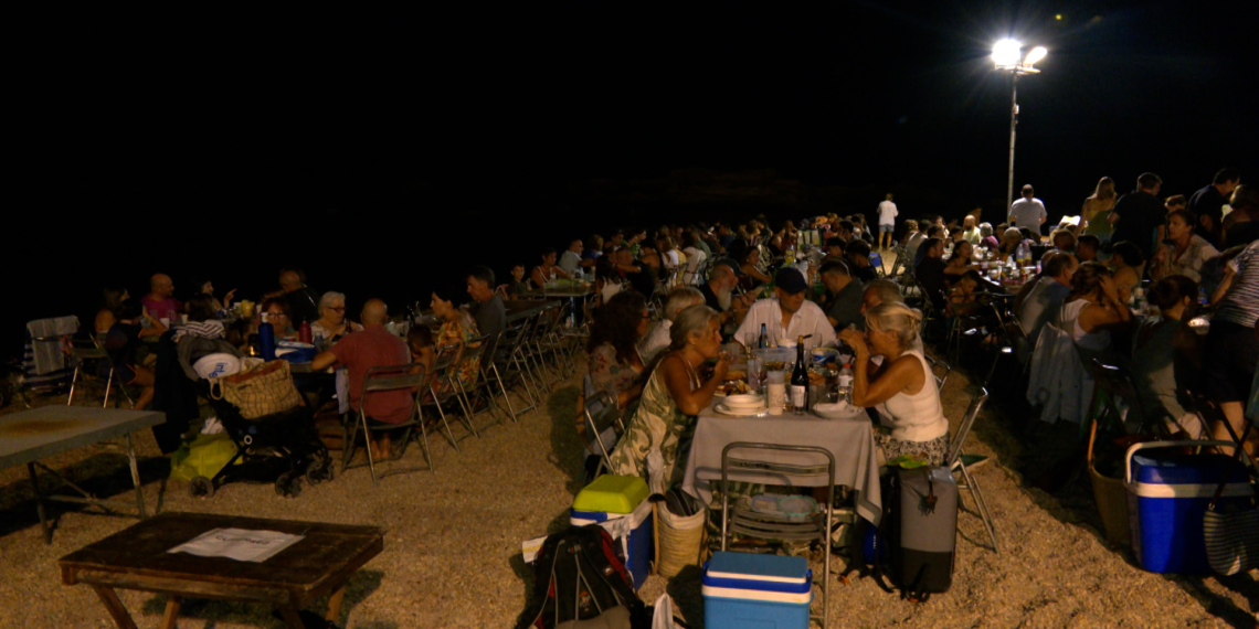 Les Cases d’Alcanar dona el tret de sortida a les festes d’agost amb una exposició de pintura d’Hermínia Marí