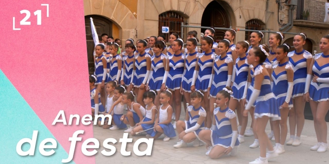 Cercavila amb els tradicionals canyissos a Vilalba dels Arcs