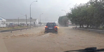 El temporal provoca retencions a l’AP-7 i l’N-340 i descarrega amb força al Baix Ebre i el Montsià
