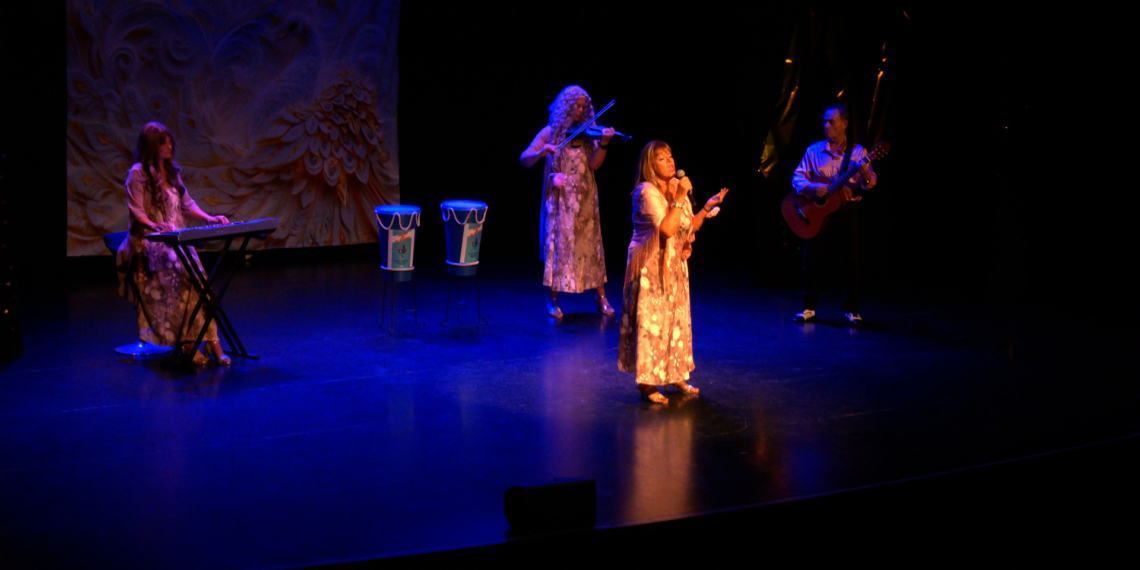 El playback dels Amics de La Ràpita triomfa a l’Auditori Sixto Mir amb música, color i convivència