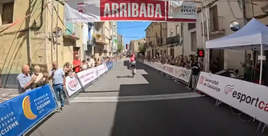 Albert Pla del Team MP Group s’imposa en solitari a la 74a Volta al Montsià