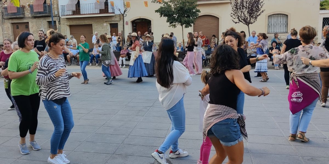 Ginestar es converteix en el cor de la jota amb la 14a Festa Comarcal