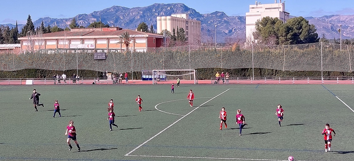 Un total de 43 equips de futbol-7 inicien dissabte al Baix Ebre els Jocs Esportius Escolars