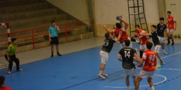 El CE Tortosa empata (21-21) ‘in extremis’ davant La Salle Montcada C