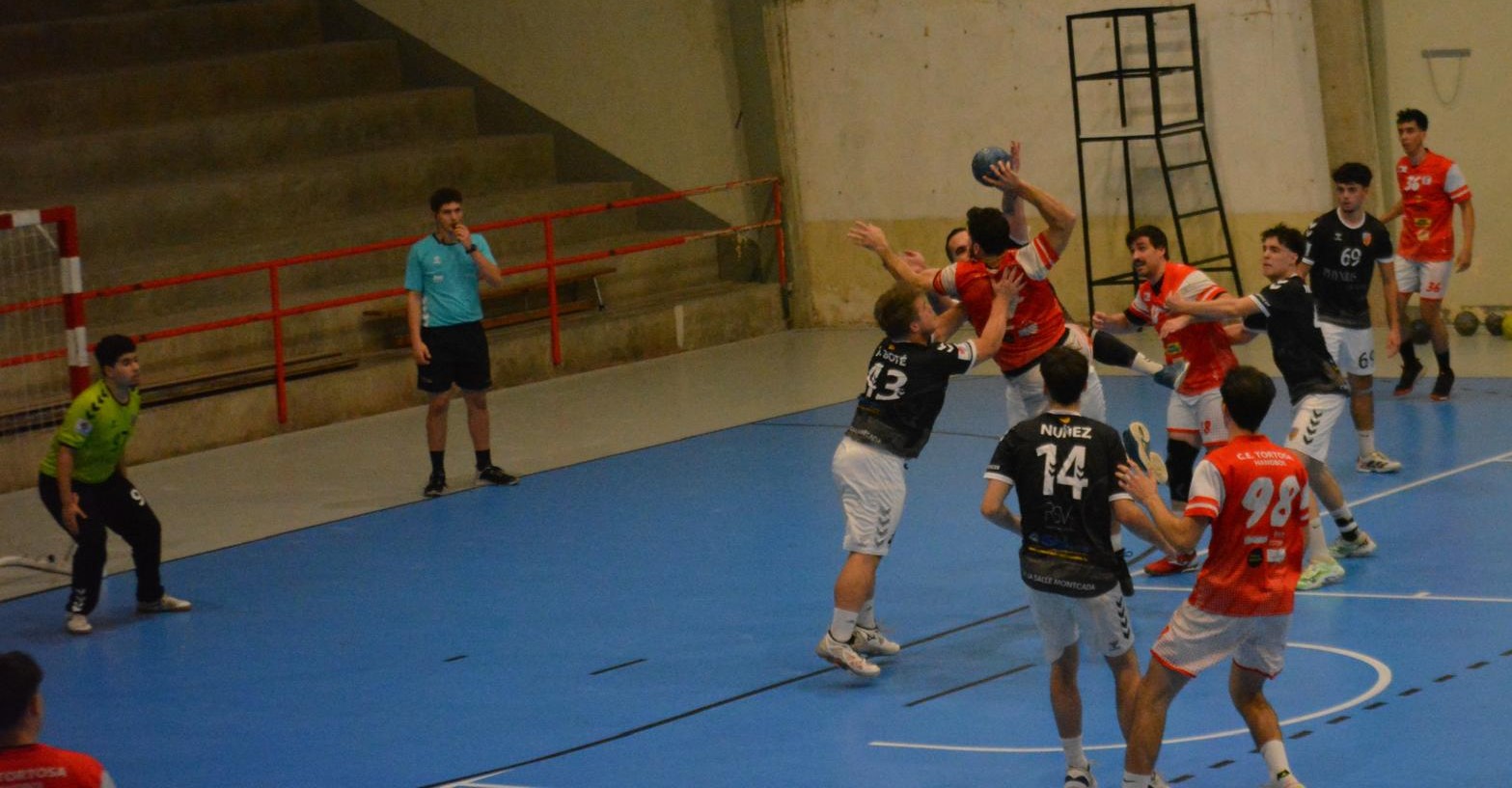 El CE Tortosa empata (21-21) ‘in extremis’ davant La Salle Montcada C