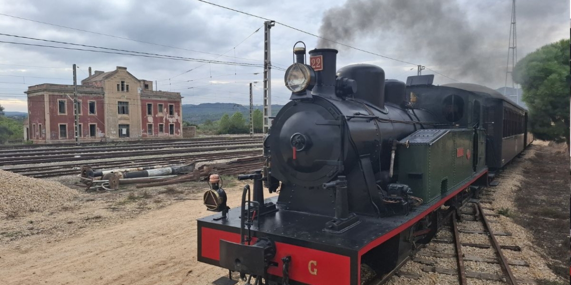 La Festa del Tren de Móra la Nova reuneix prop de 3.000 visitants amb locomotores històriques en circulació