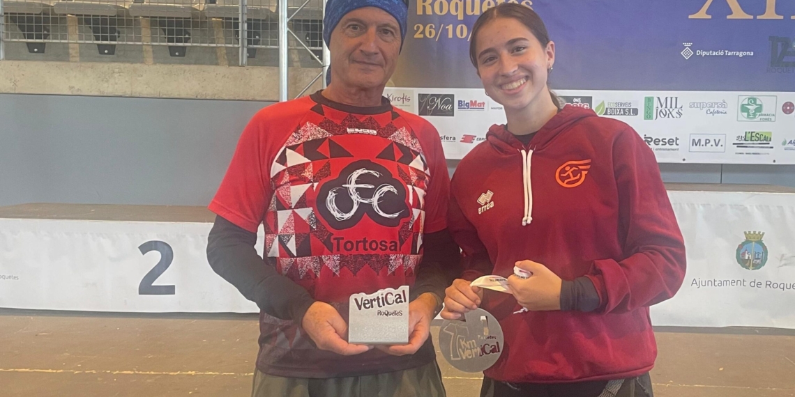 Cent participants competeixen a la prova absoluta del Kilòmetre Vertical de Roquetes