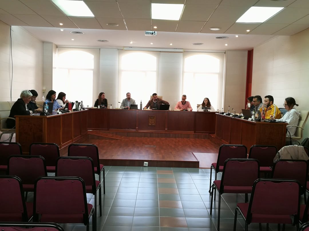 L’Ajuntament d’Alcanar redueix impostos per dinamitzar l’activitat econòmica