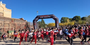 Uns mil esportistes prenen part al VI Cros Escolar Sagrada Família de Tortosa