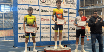 Els germans Arnau i Biel Cid, de la Penya Ciclista Baix Ebre, ofereixen un bon nivell a València