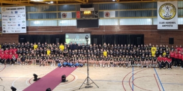 L’Handbol Amposta presenta els seus setze equips per aquesta temporada