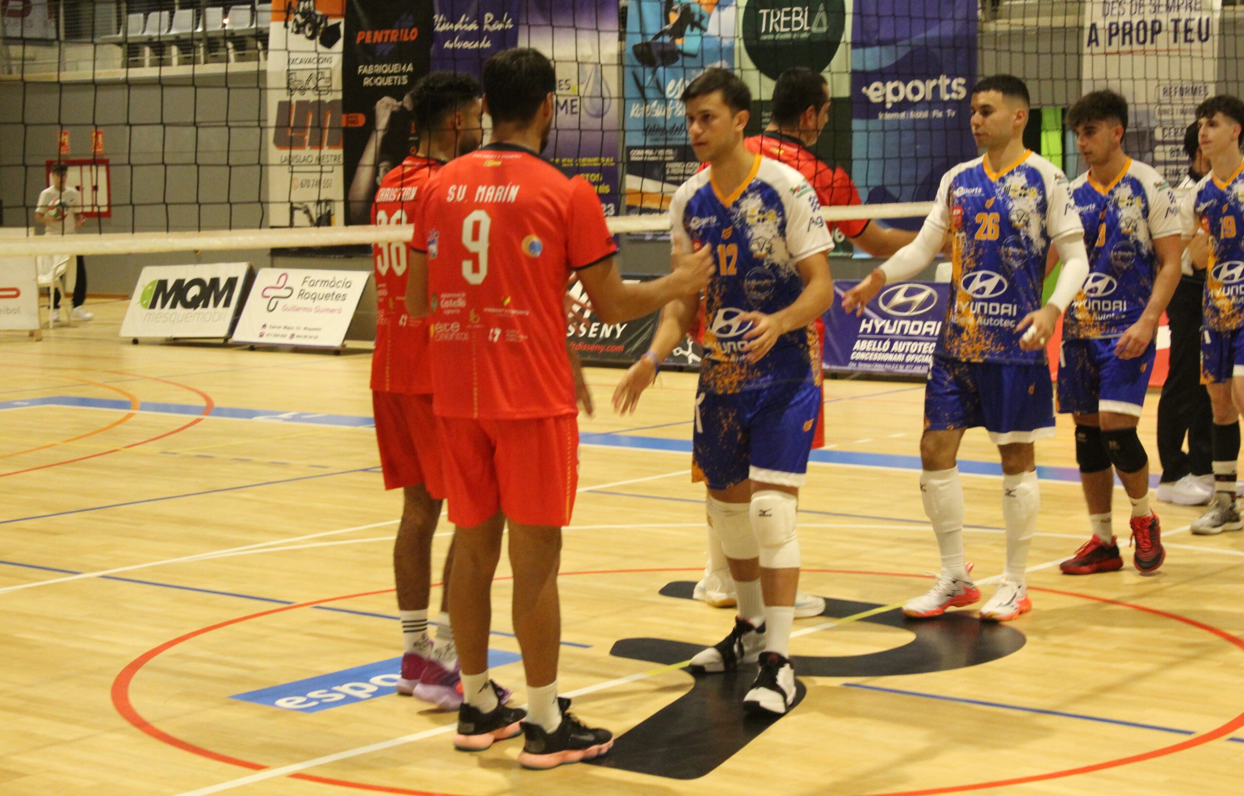 El Volei Roquetes suma el primer triomf (3-1) en lliga davant el Castelló