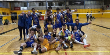 El Volei Roquetes venç (2-3) l’Arenys i suma la quarta victòria consecutiva