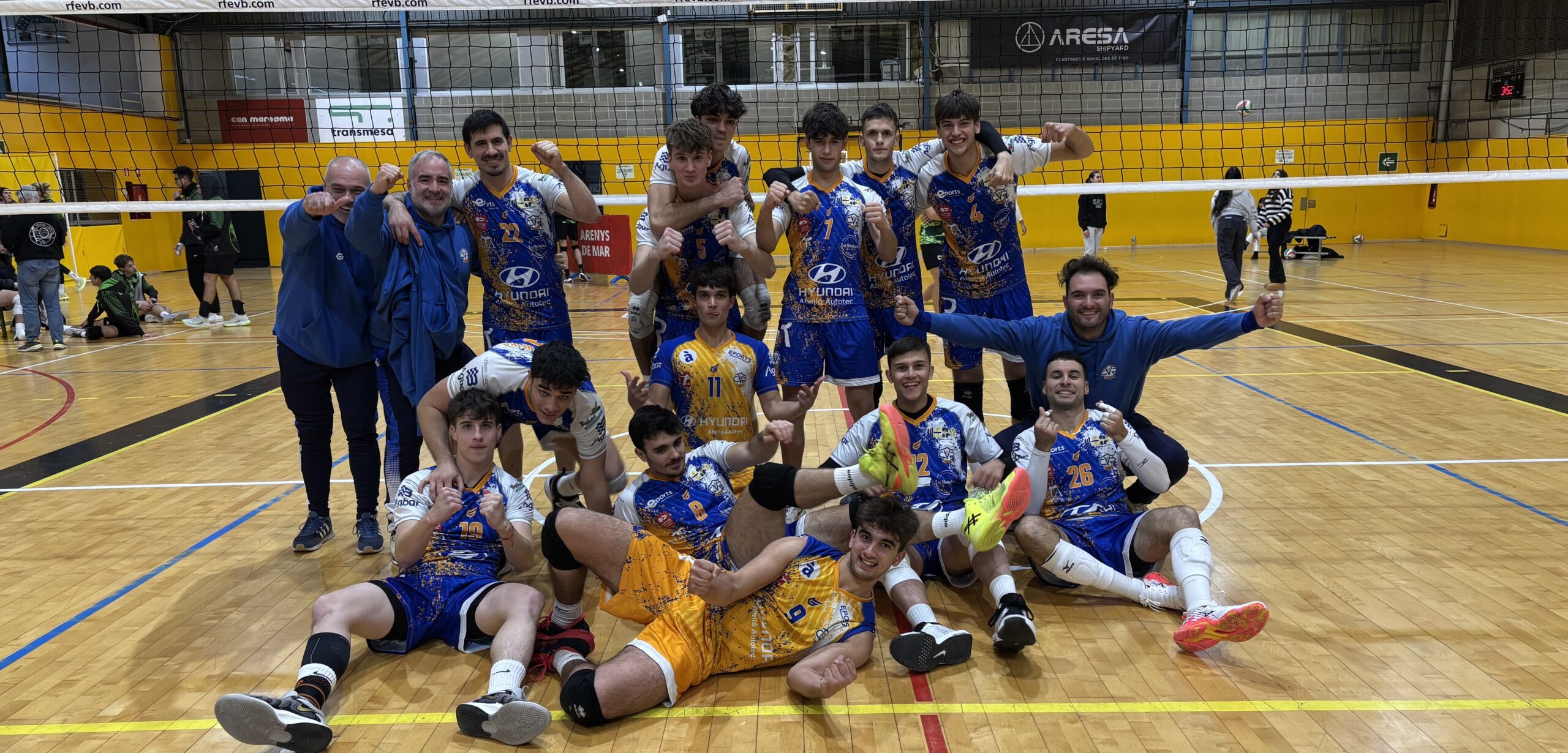 El Volei Roquetes venç (2-3) l’Arenys i suma la quarta victòria consecutiva
