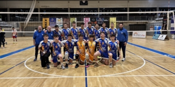 El Volei Roquetes guanya (3-0) al Prat i suma el cinquè triomf consecutiu