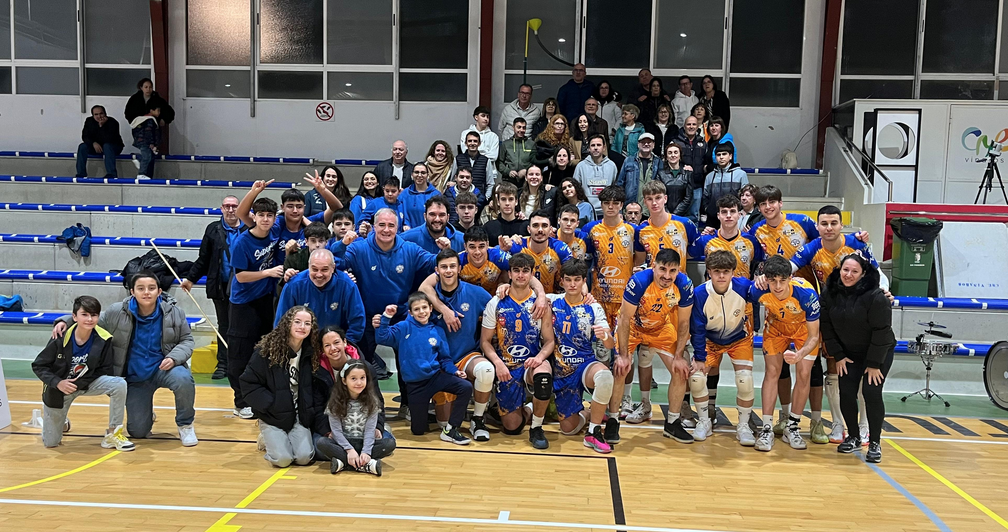 El Volei Roquetes supera (1-3) el Vinaròs i suma la sisena victòria consecutiva