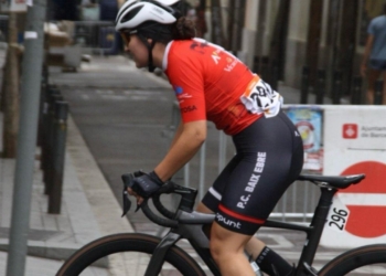 Mar Pinyol, de la Penya Ciclista Baix Ebre, es prepara per competir a la Copa Catalana i la Copa d’Espanya
