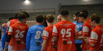 El CE Tortosa, mermat per les baixes, perd   (28-20) a la pista del Claret-Gràcia