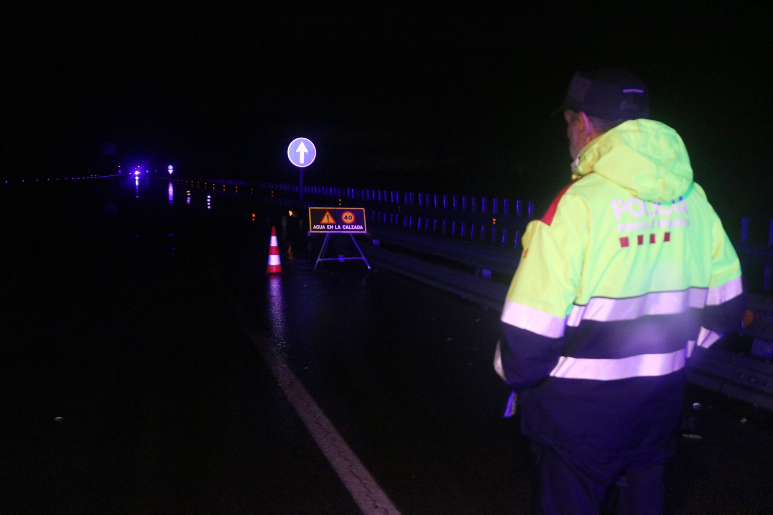 Els Bombers fan 8 serveis per inundacions de baixos i pàrquings, la majoria a Alcanar, per la pluja intensa al Montsià
