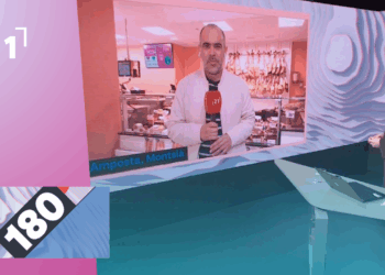 Les famílies acudeixen ja als supermercats per preparar la compra de Nadal