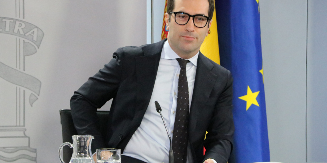 El govern espanyol proposa apujar l’SMI 37 euros mensuals en 14 pagues fins a situar-lo en 1.221 euros mensuals 