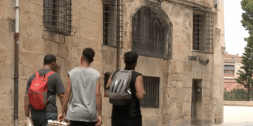 Càritas avisa sobre noves formes de pobresa i diu que el 13% dels catalans cauen en situació extrema en pagar el lloguer