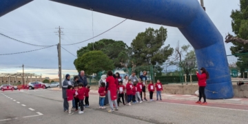 L’alumnat del Maria Garcia Cabanes de l’Aldea i el Centre d’Educació Especial Baix Maestrat, units contra el càncer