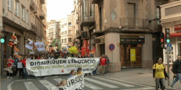 La comunitat educativa haurà de validar l’acord entre sindicats i Departament, que encara està lluny