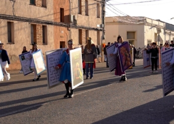 L’Aldea omple els carrers de disfresses en un carnaval multitudinari