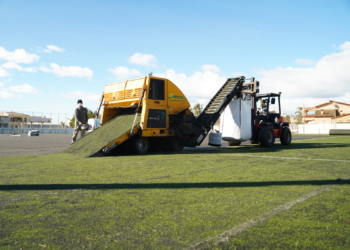 L’Ajuntament de Deltebre inicia les obres de substitució de la gespa artificial del camp de l’Aube