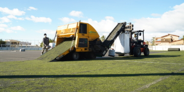 L’Ajuntament de Deltebre inicia les obres de substitució de la gespa artificial del camp de l’Aube
