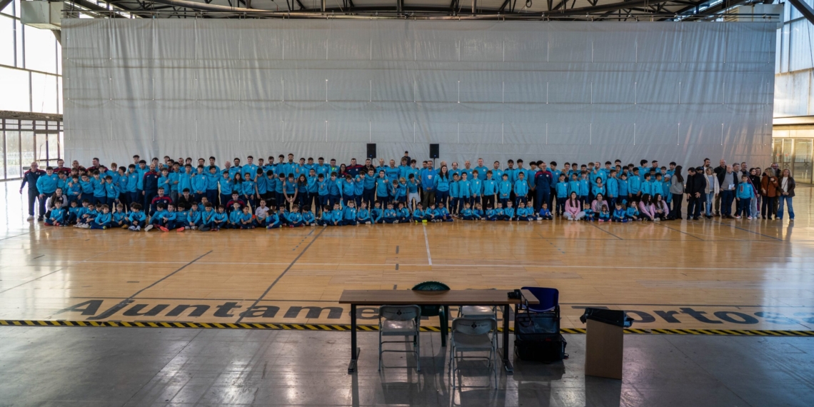 Posada de llarga dels equips del Futsal Tortosa