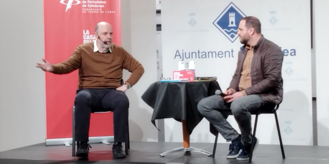 Males Herbes reivindica a Tortosa el paper de la dona a la ciència amb experiments per als més petits