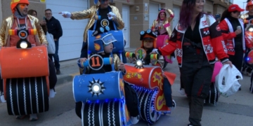 El Carnaval de Camarles 2026 triomfa amb una rua multitudinària i carrosses d’alt nivell