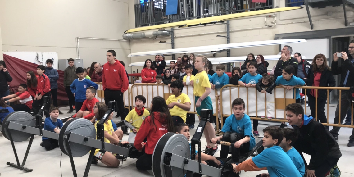 L’estat actual de l’Ebre a l’altura de Campredó obliga a replantejar la jornada de rem escolar per un duatló