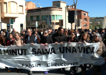 Més de 800 persones es concentren per reclamar el retorn de l’helicòpter medicalitzat a Móra d’Ebre