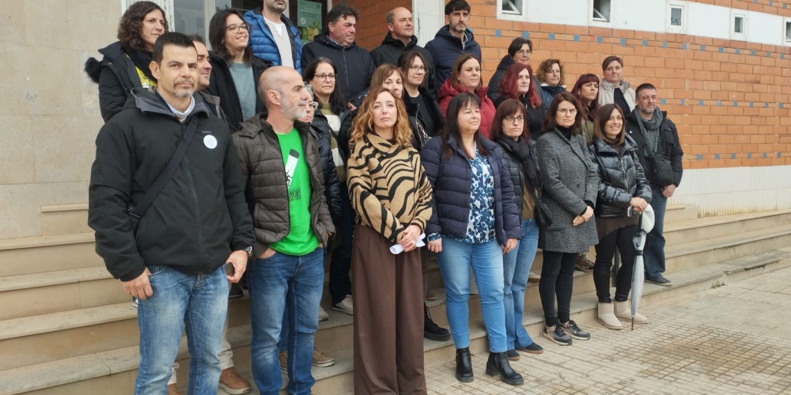 Famílies i sindicats rebutgen la supressió d’un grup de 1r d’ESO a l’Institut Terra Alta
