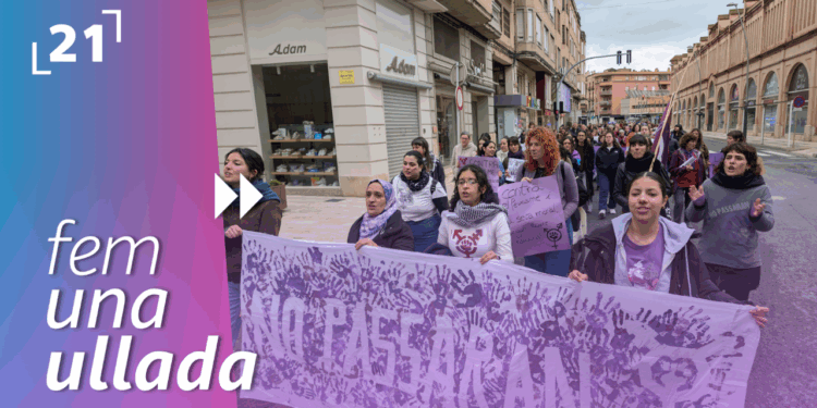 Manifestació pel 8M a Tortosa i lectura del manifest feminista