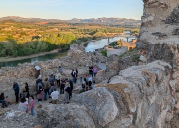 Móra d’Ebre inaugura la primera fase de la rehabilitació del castell i descobreix el fossat del pont llevadís