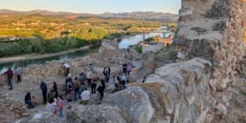 Móra d’Ebre inaugura la primera fase de la rehabilitació del castell i descobreix el fossat del pont llevadís