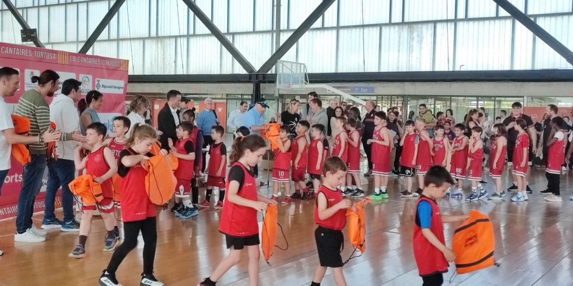 Tortosa acull la Trobada Final d’Escoles de Bàsquet de les Terres de l’Ebre