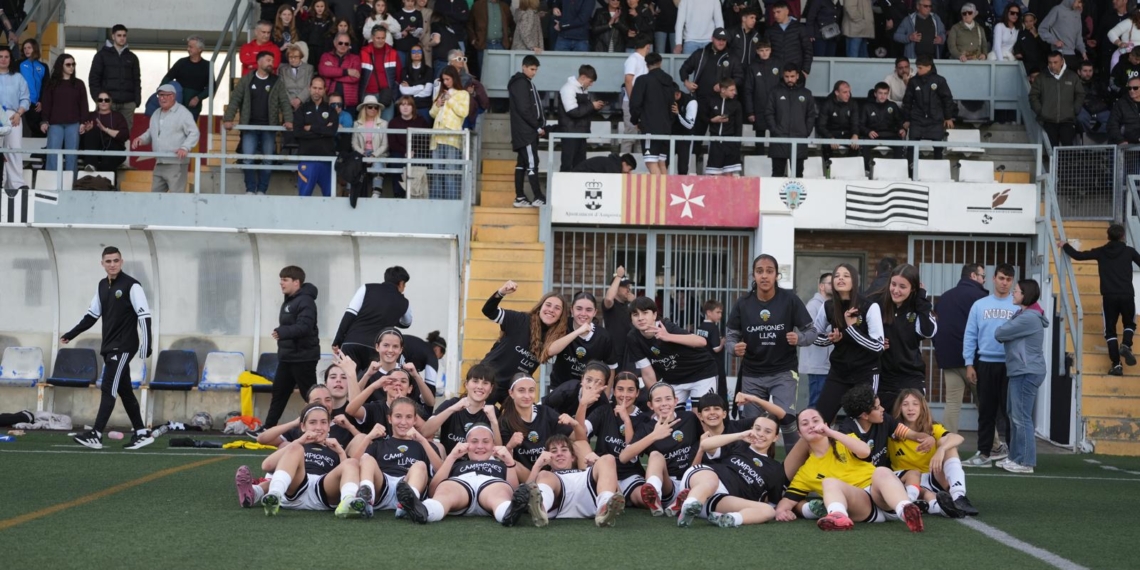 El cadet femení de futbol-11 del CF Amposta, tota una referència