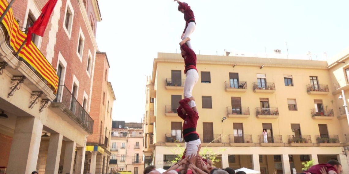 Gran expectació en l’actuació de la Colla Vella dels Xiquets de Valls a Tortosa  