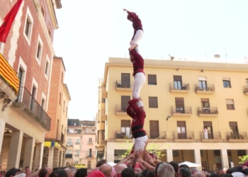 Gran expectació en l’actuació de la Colla Vella dels Xiquets de Valls a Tortosa  