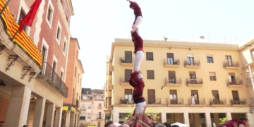 Gran expectació en l’actuació de la Colla Vella dels Xiquets de Valls a Tortosa  