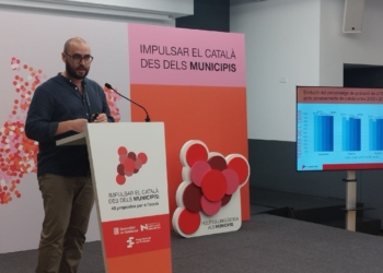 El Govern lliura als ajuntaments un catàleg de mesures per impulsar el català des de la proximitat