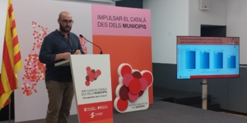 El Govern lliura als ajuntaments un catàleg de mesures per impulsar el català des de la proximitat
