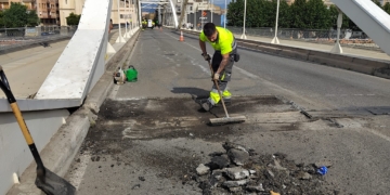 Inicien les obres de reparació de les juntes de dilatació del pont de l’Estat de Tortosa 